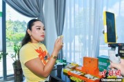 吉时查询泰国主播品三亚榴莲：“尝到了家乡味”