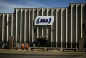 吉时查询陷入丑闻的巴西肉类巨头JBS在美上市 首日开盘报13.65美元